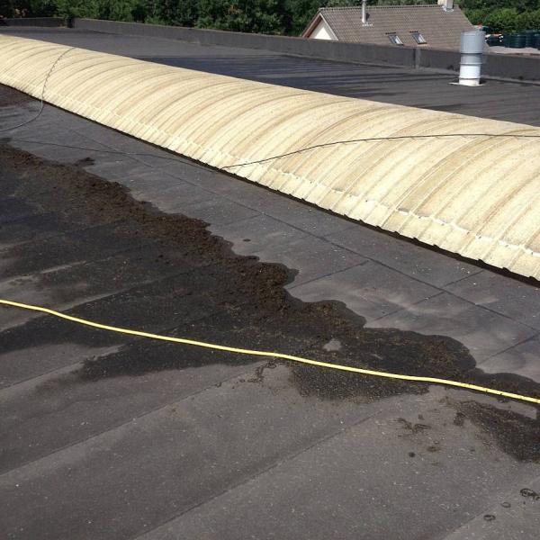 Hogedrukreiniging van opritten, terrassen en parkings